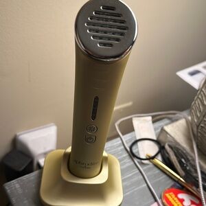 Aphrodite by Fortoire in Elegant Gold